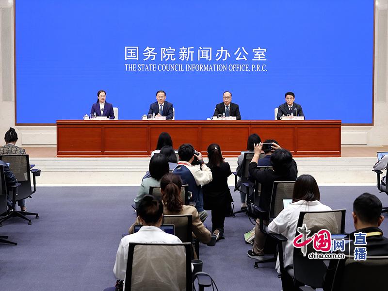 国新办举行“推动高质量发展”系列主题新闻发布会（人力资源和社会保障部）